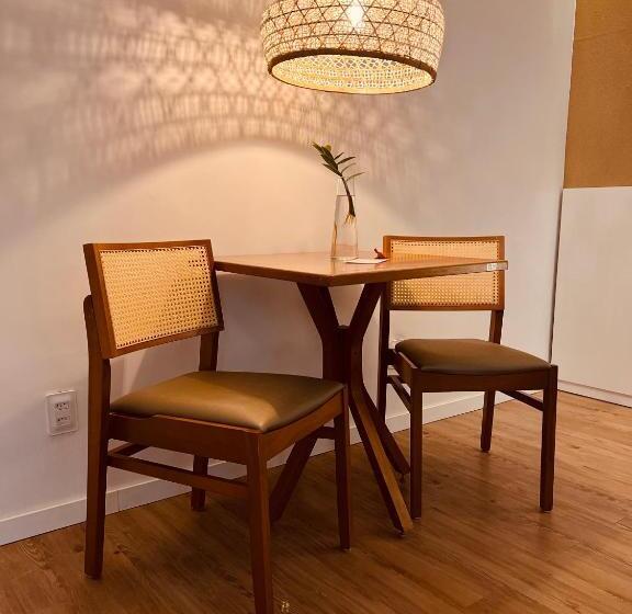 חדר דלוקס, Dolphin