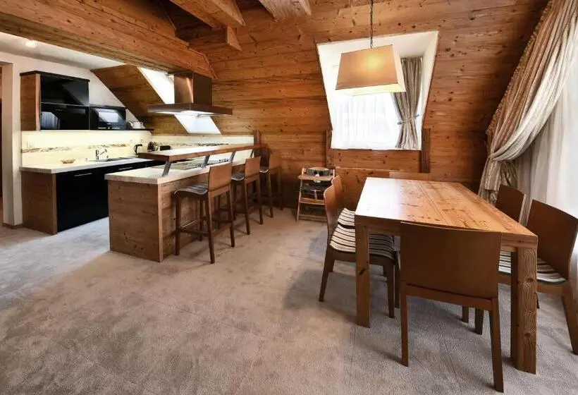 Huoneisto 2 Makuuhuonetta, Aplend Hotel Kukučka