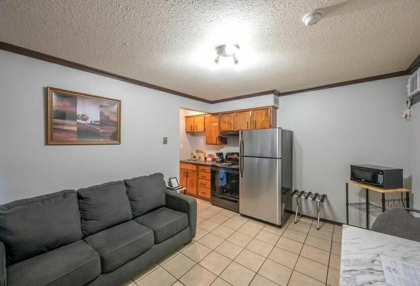 Familjesvit, Lakeside Villa & Nordic Spa