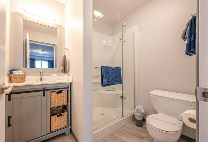 Standard Studio, Lakeside Villa & Nordic Spa