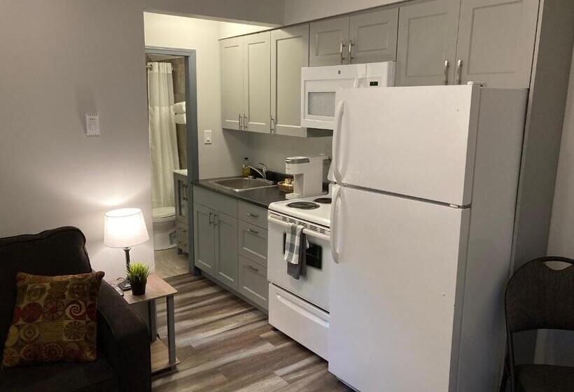 Familjesvit, Lakeside Villa & Nordic Spa