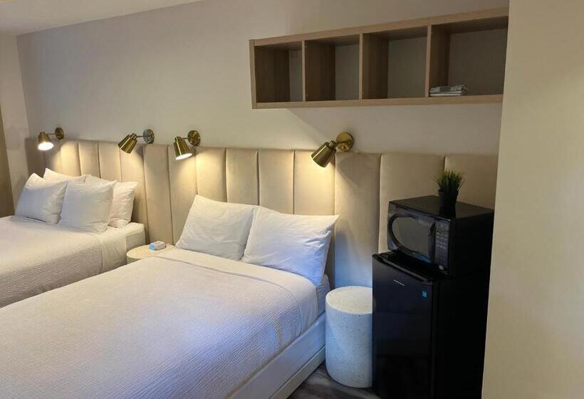 Standard Studio, Lakeside Villa & Nordic Spa