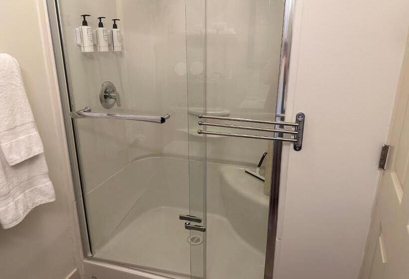 Deluxe Svit Kingsäng, Lakeside Villa & Nordic Spa