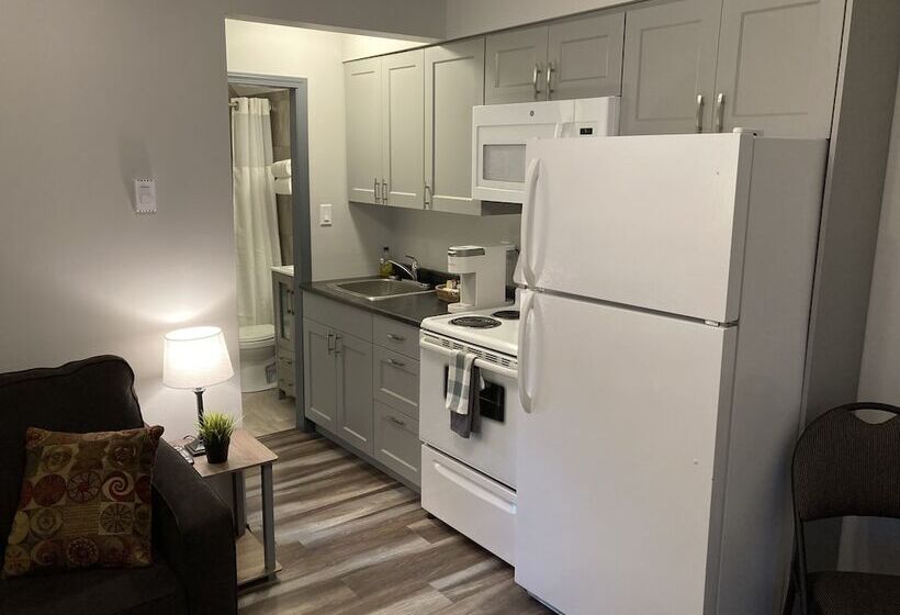 Familjesvit, Lakeside Villa & Nordic Spa