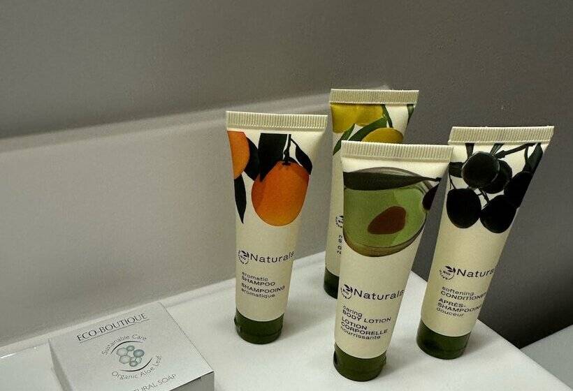 Familjesvit, Lakeside Villa & Nordic Spa