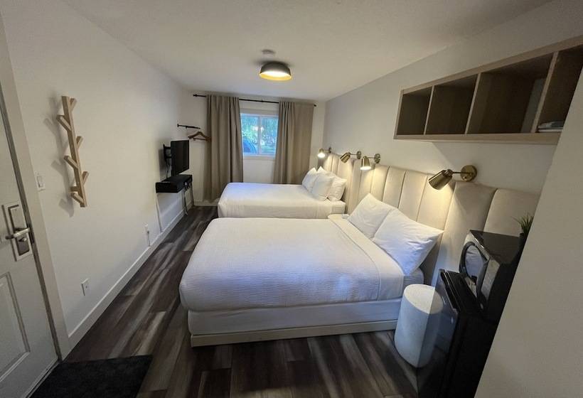 Standard Studio, Lakeside Villa & Nordic Spa