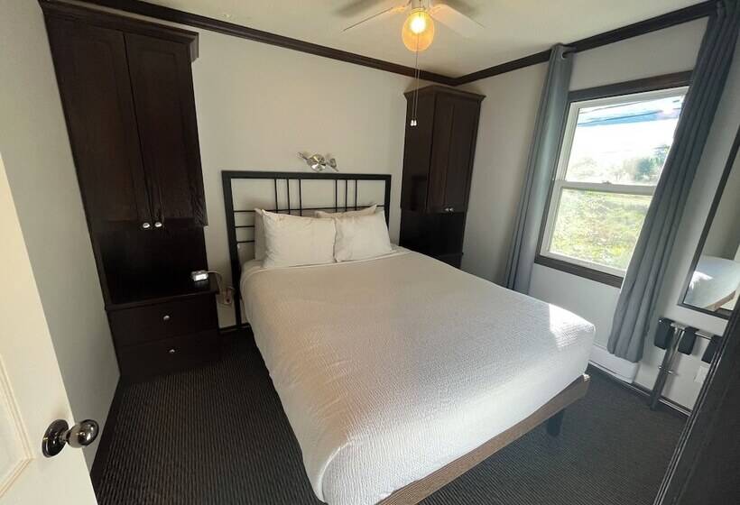 Svit, Lakeside Villa & Nordic Spa