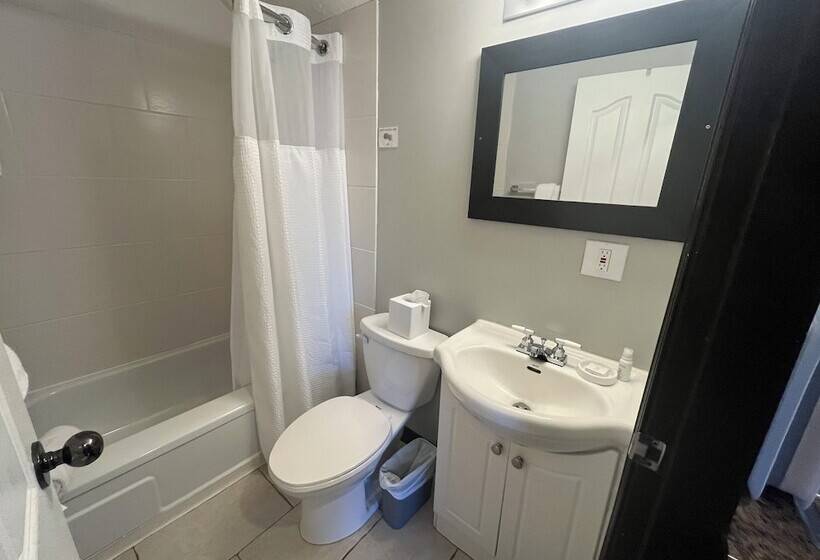 Svit, Lakeside Villa & Nordic Spa