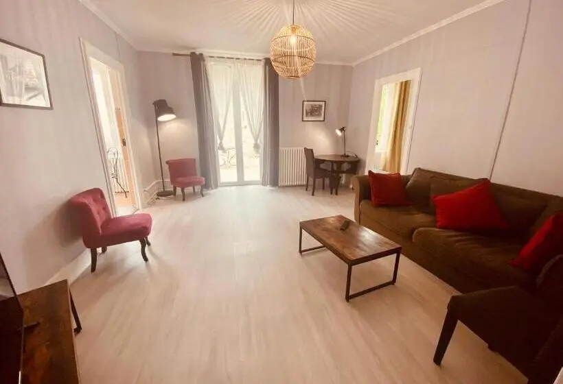 Huoneisto 2 Makuuhuonetta, Logis Hostellerie La Chaumiere