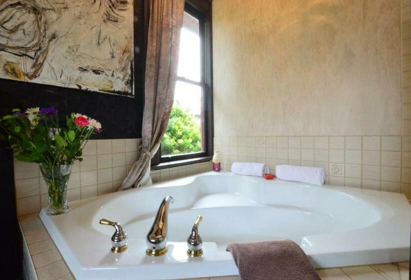 غرفة قياسية مزوَّدة بجاكوزي, Marketa S Bed And Breakfast