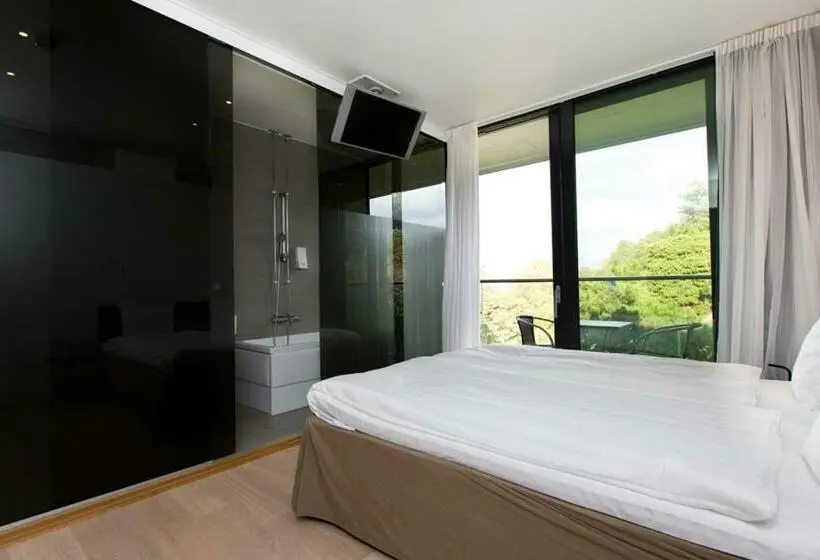 استودیوی استاندارد, Novi Resort