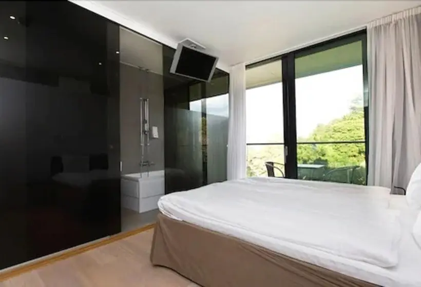 استودیوی استاندارد, Novi Resort