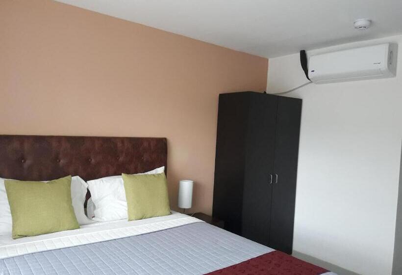 デラックスルーム, Portal Colonial