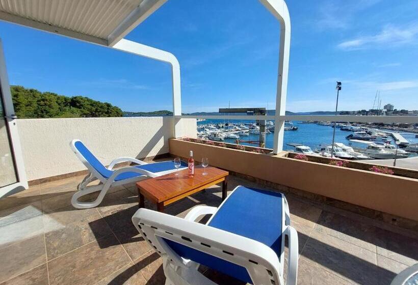 디럭스 테라스 룸 바다 전망, Scala Bed & Breakfast