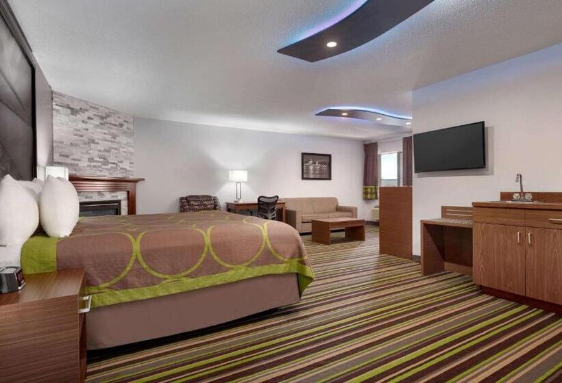 キングサイズベッドのデラックススイート, Super 8 By Wyndham Windsor/dougall