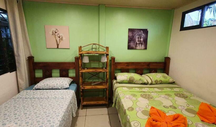 اتاق استاندارد سه نفره, Tucan