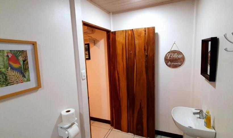 اتاق استاندارد سه نفره, Tucan