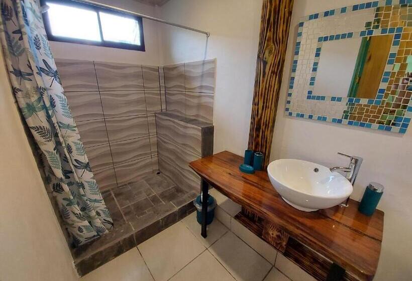 اتاق لوکس خانوادگی, Tucan