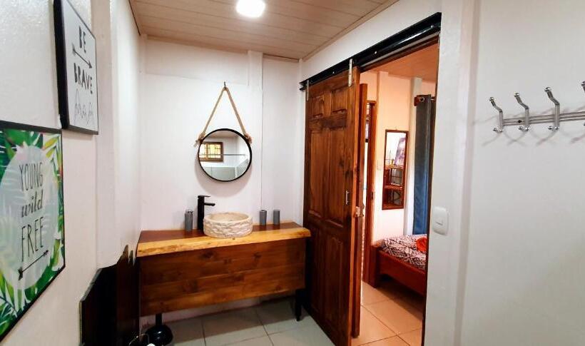 اتاق استاندارد سه نفره, Tucan