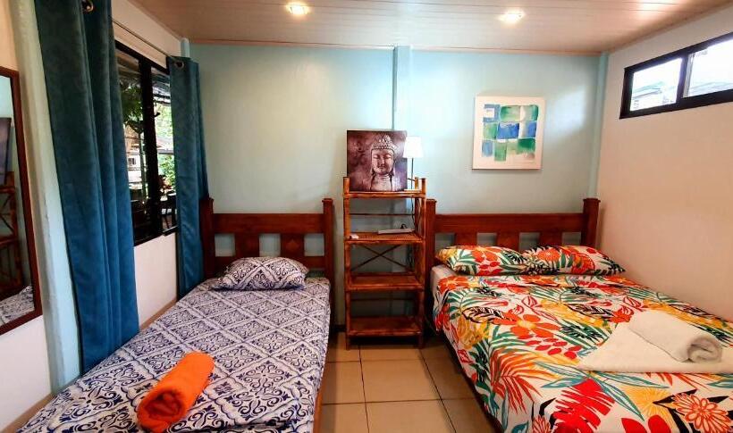 اتاق استاندارد سه نفره, Tucan