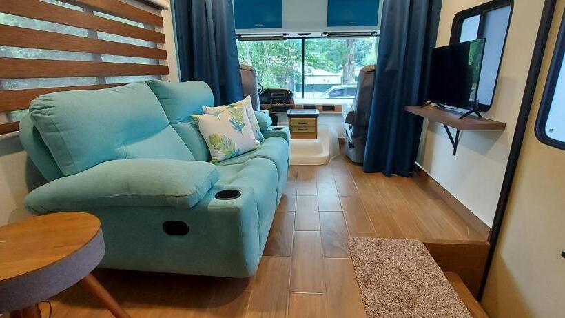 سوییت لوکس, Tucan