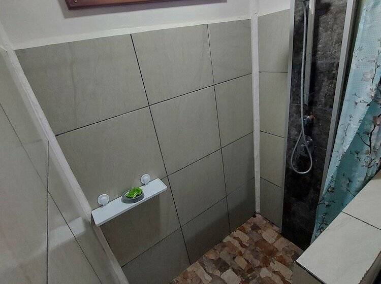 اتاق استاندارد سه نفره, Tucan