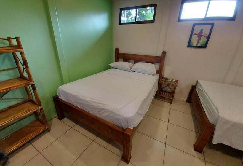 اتاق خانوادگی, Tucan