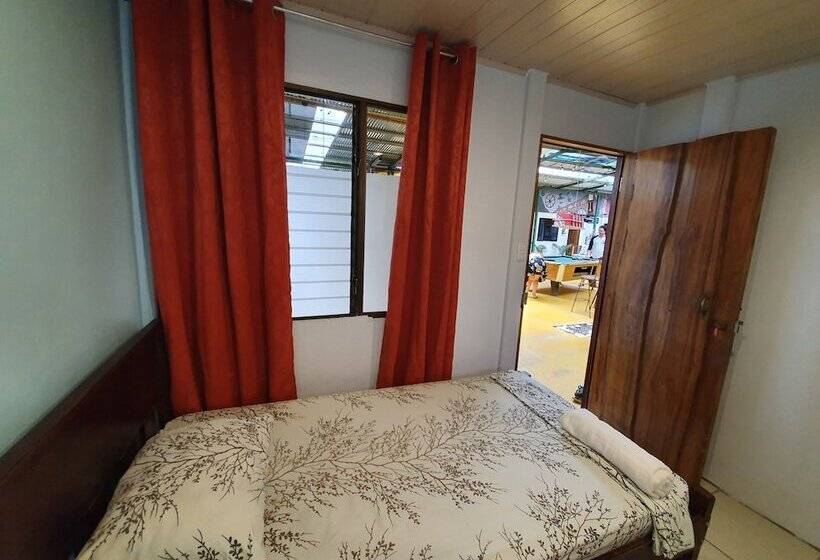 اتاق استاندارد سه نفره, Tucan