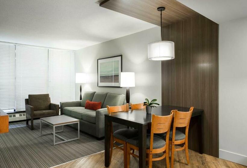 キングサイズベッドのスイートルーム, West Coast Suites At Ubc