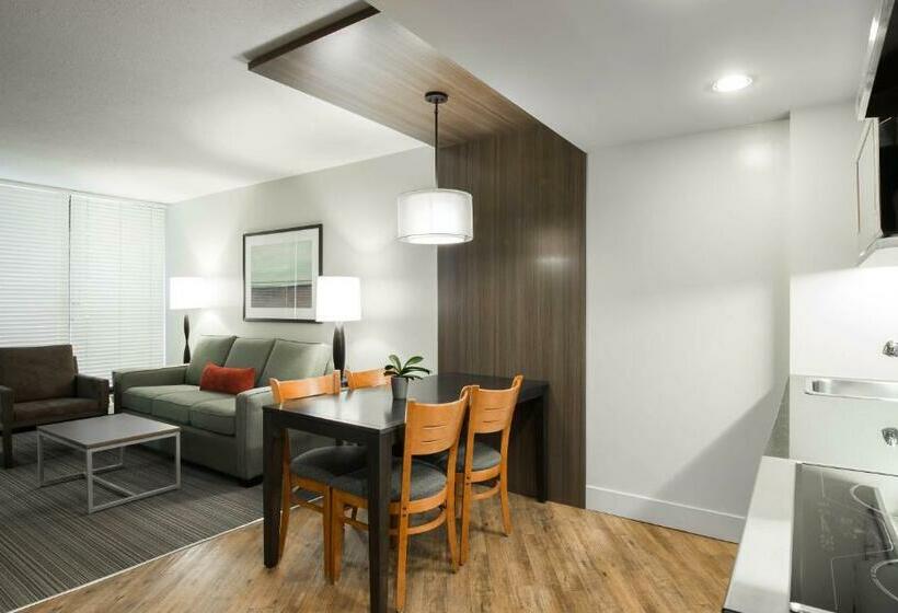 キングサイズベッドのスイートルーム, West Coast Suites At Ubc