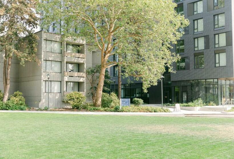 キングサイズベッドのスイートルーム, West Coast Suites At Ubc