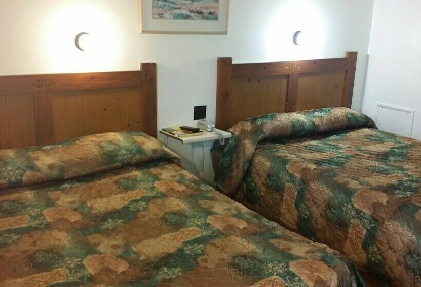 Номер Стандарт 2 Двуспальные Кровати, Pleasant Manor Motel