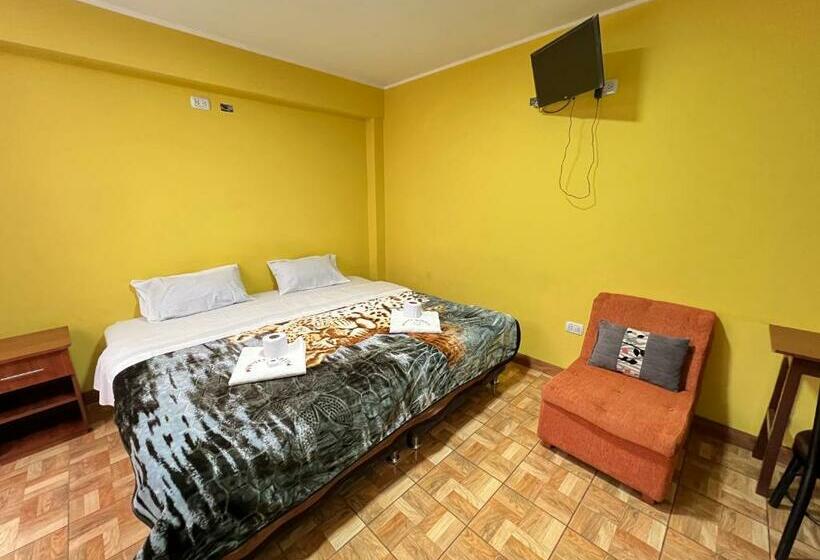 سوییت, Hostal Berlin