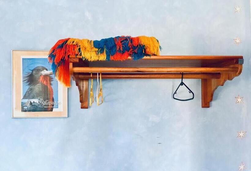 Люкс 2 Спальни, Hostal Suiza