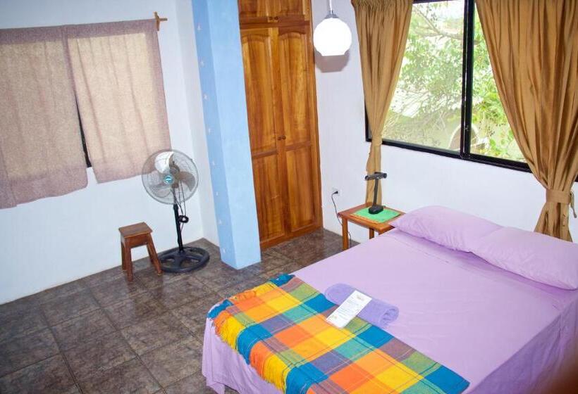 Люкс 2 Спальни, Hostal Suiza