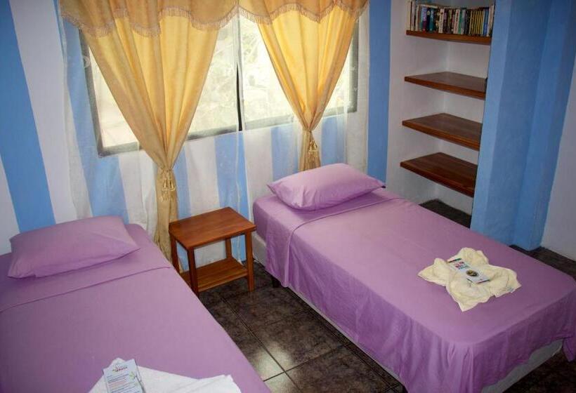 Люкс 2 Спальни, Hostal Suiza