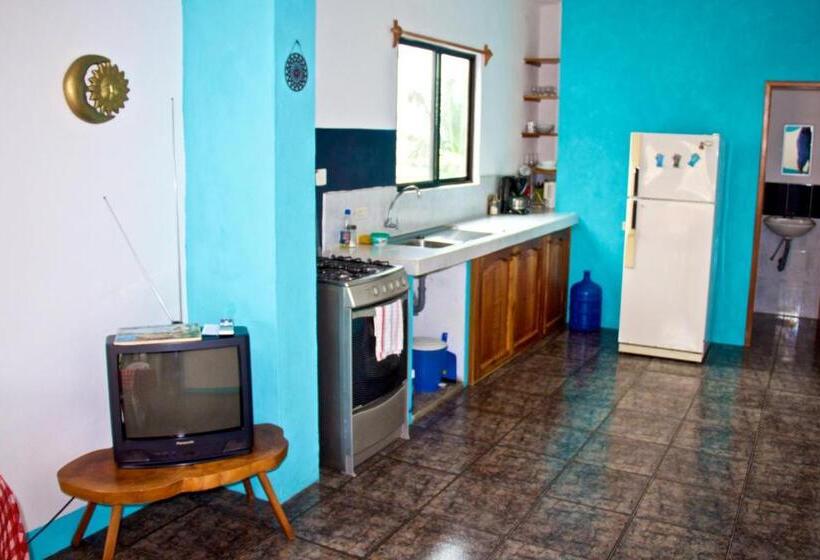 Люкс 2 Спальни, Hostal Suiza
