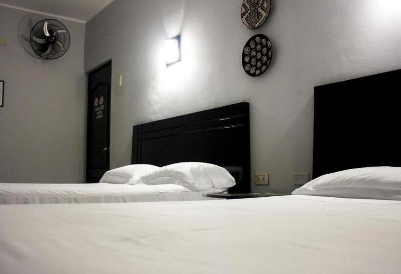 اتاق استاندارد سه نفره, Jer`s Hostal