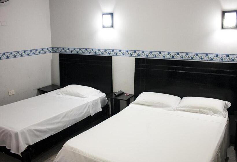 标准三人间, Jer`s Hostal