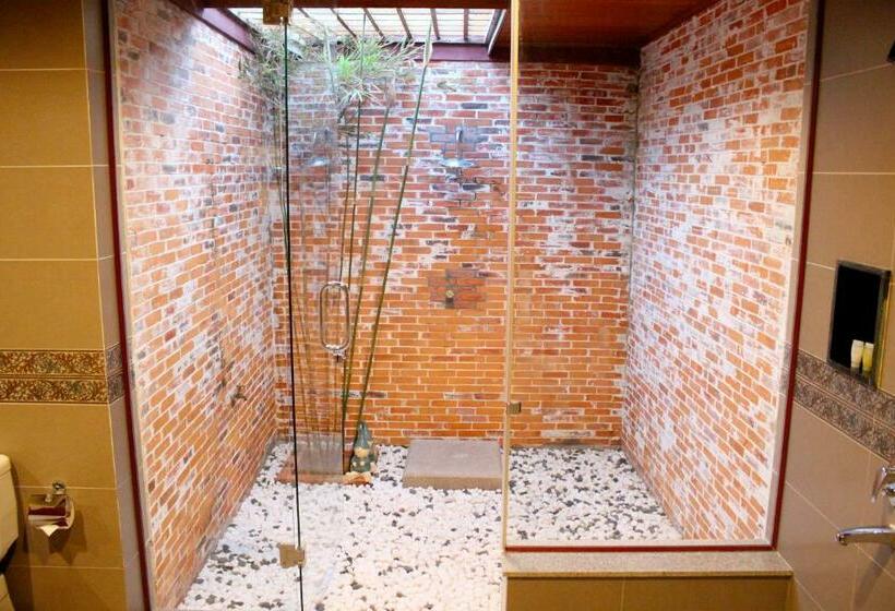 اتاق لوکس, Blue Shell Resort