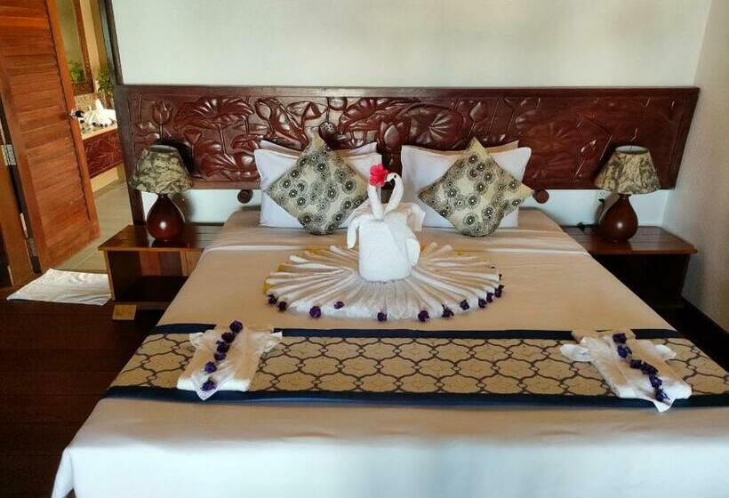 اتاق خانوادگی, Blue Shell Resort