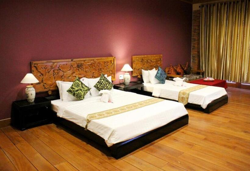 اتاق خانوادگی با چشم‌انداز باغ, Blue Shell Resort