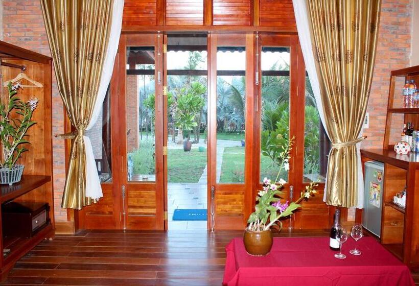 اتاق خانوادگی با چشم‌انداز باغ, Blue Shell Resort