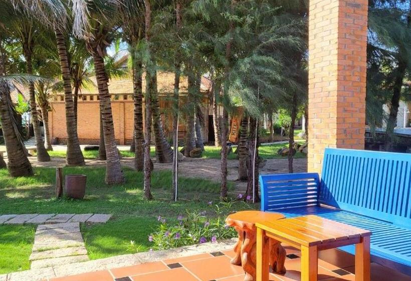 اتاق خانوادگی با چشم‌انداز باغ, Blue Shell Resort