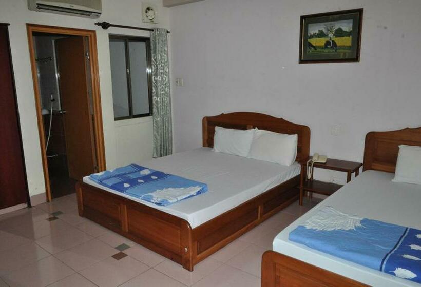 اتاق استاندارد سه نفره, An An