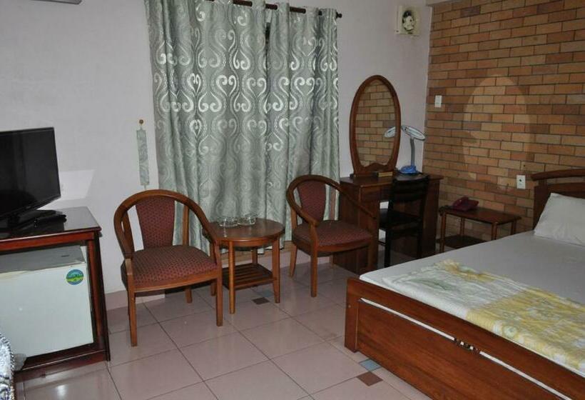 اتاق استاندارد, An An