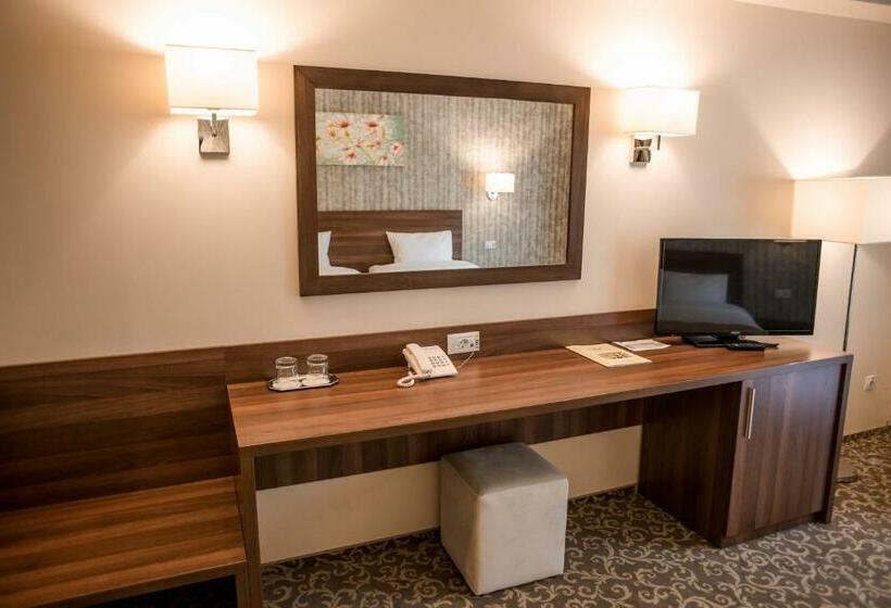 デラックスルーム, Arnia