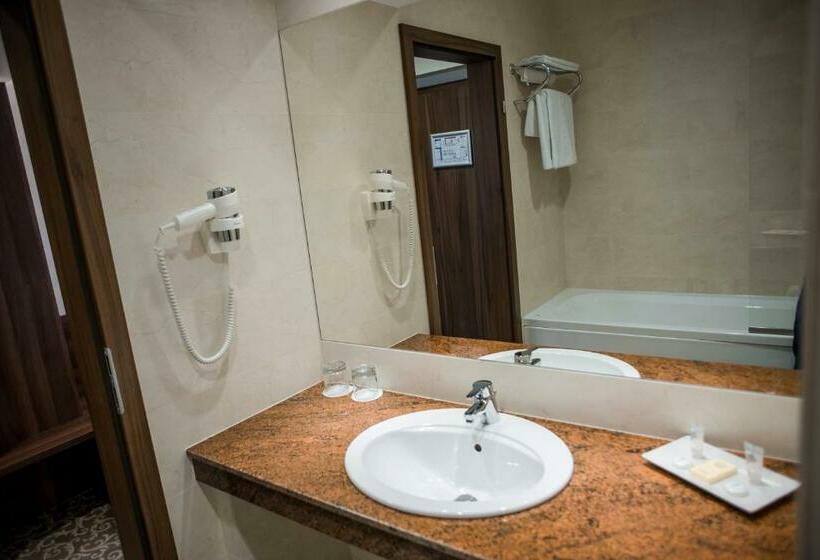 デラックスルーム, Arnia