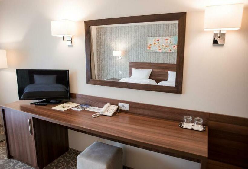 デラックスルーム, Arnia