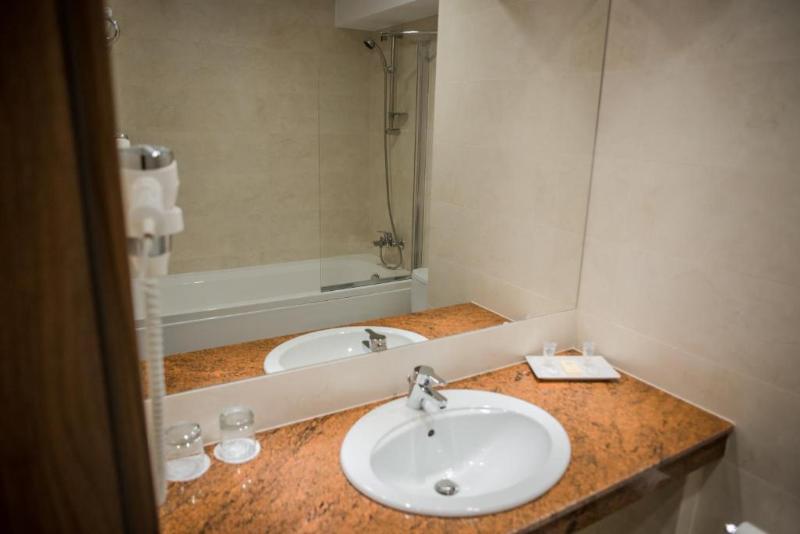 デラックスルーム, Arnia